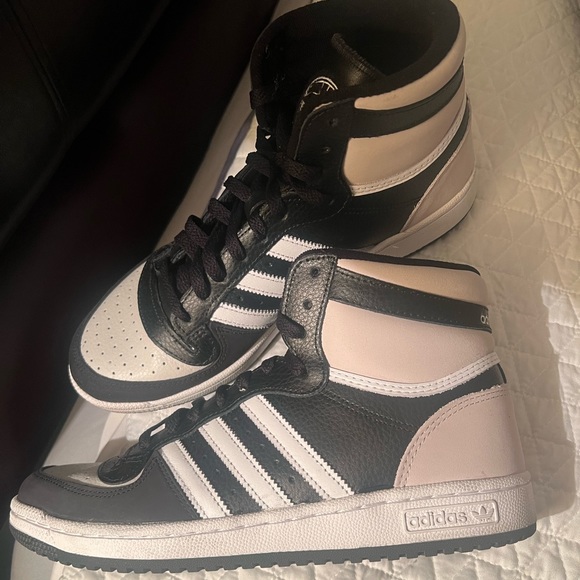 Adidas Men running shoes - Picture 2 of 8